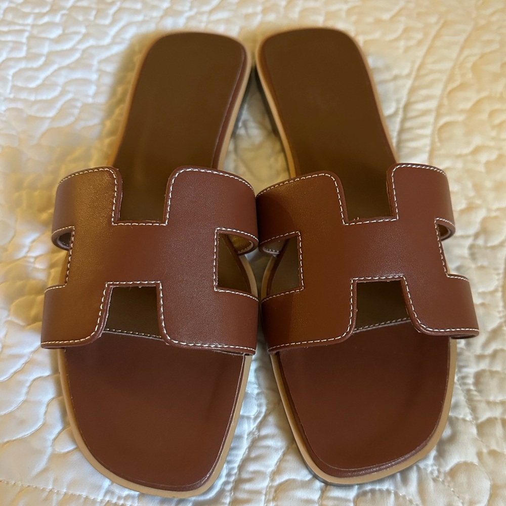Classic Brown “H” Sandal Slides, Women’s size 8.5/39